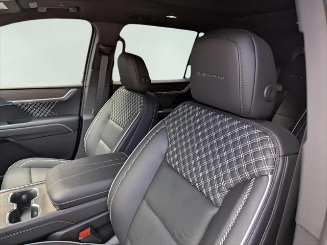 2026 GMC Acadia FWD Denali