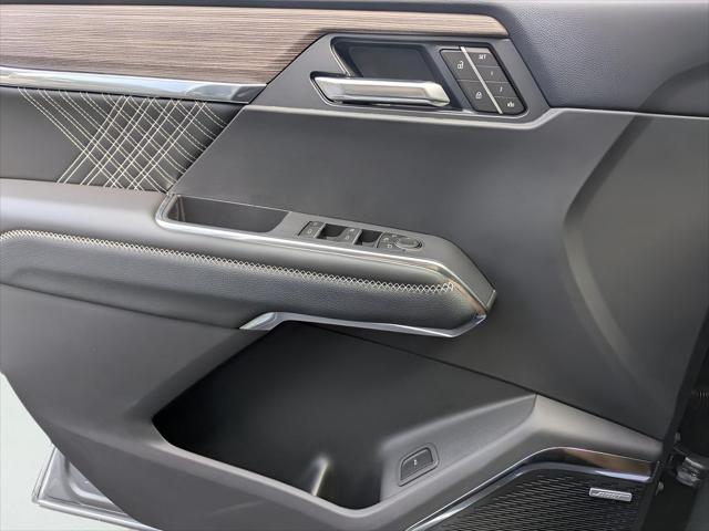 2026 GMC Acadia FWD Denali