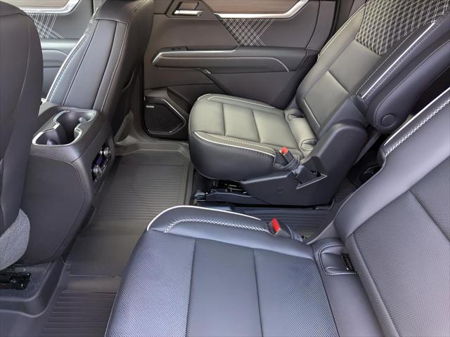 2026 GMC Acadia FWD Denali