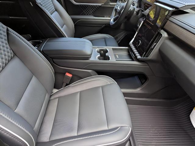 2026 GMC Acadia FWD Denali