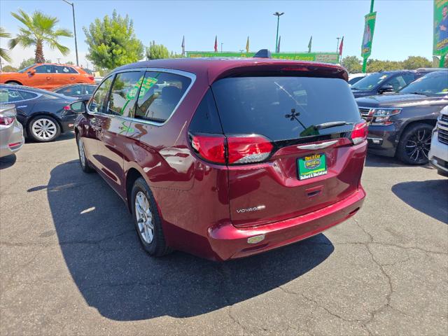2021 Chrysler Voyager LX