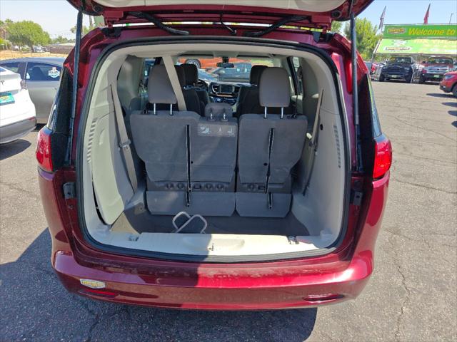 2021 Chrysler Voyager LX
