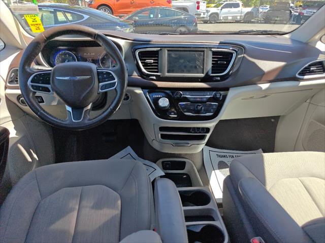 2021 Chrysler Voyager LX