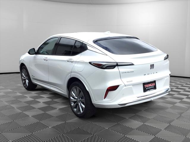 2025 Buick NV Avenir FWD