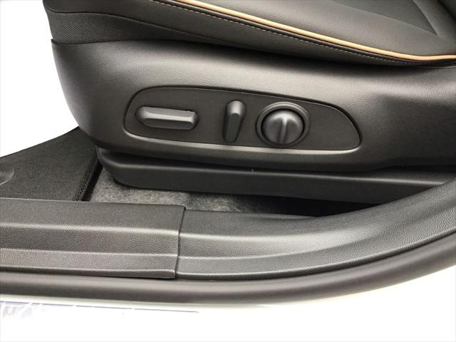 2025 Buick NV Avenir FWD