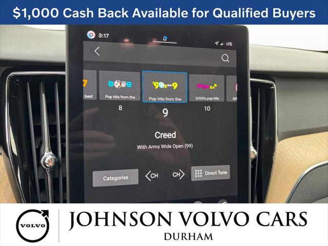 2026 Volvo XC60 B5 Plus