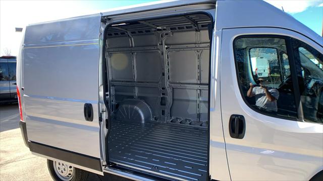 2026 Ram ProMaster Cargo Van Tradesman High Roof 136" WB w/Pass Seat