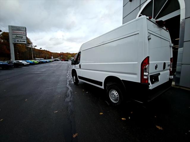 2026 Ram ProMaster Cargo Van Tradesman High Roof 136" WB w/Pass Seat