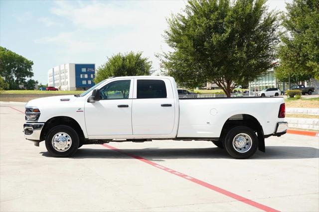 2025 RAM 3500 Tradesman Crew Cab 4x4 8 Box