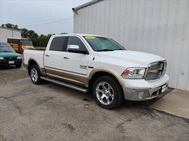 2017 RAM 1500 Laramie Crew Cab 4x4 57 Box 2017 RAM 1500 Laramie Crew Cab 4x4 57 Box