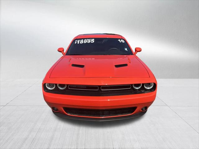 2016 Dodge Challenger SXT Plus