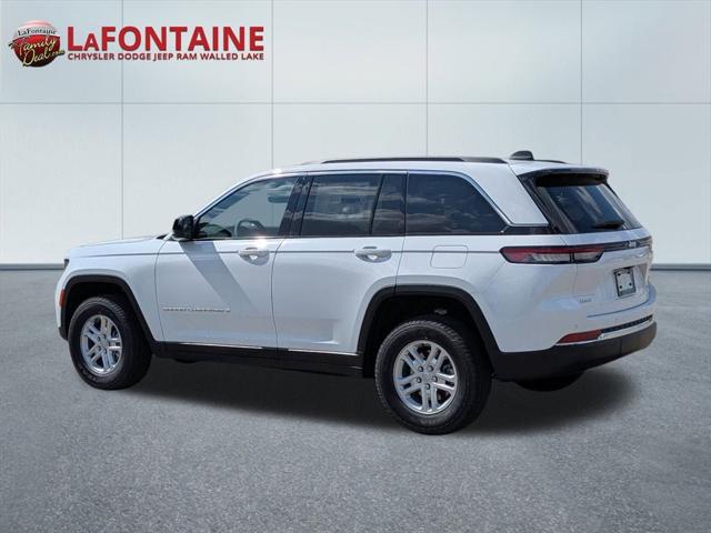 2025 Jeep Grand Cherokee GRAND CHEROKEE LAREDO 4X4