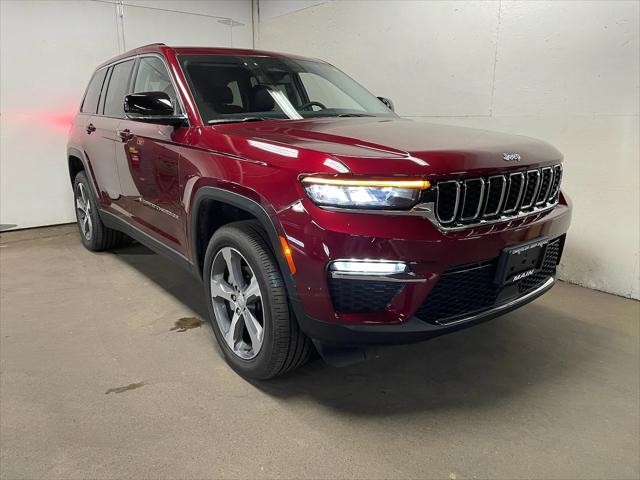 2023 Jeep Grand Cherokee Limited 4x4 for sale in Johnstown, NY