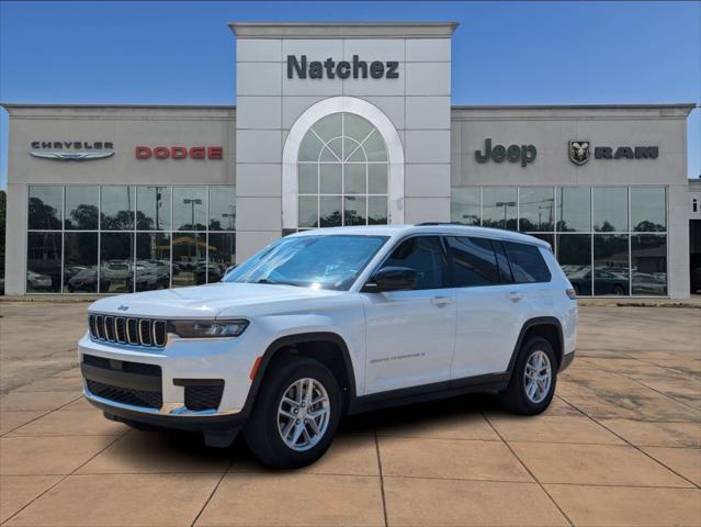 2023 Jeep Grand Cherokee L Laredo 4x4