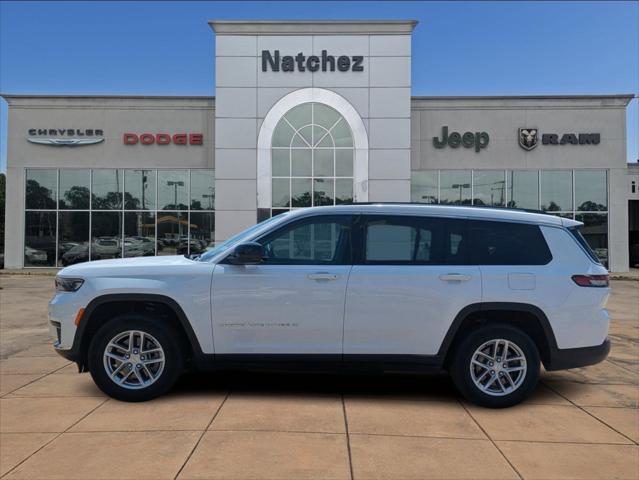 2023 Jeep Grand Cherokee L Laredo 4x4