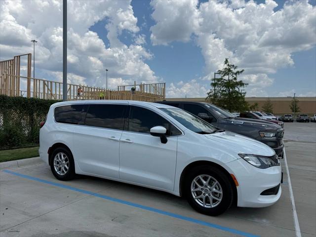 2021 Chrysler Voyager LX