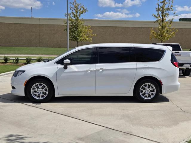 2021 Chrysler Voyager LX