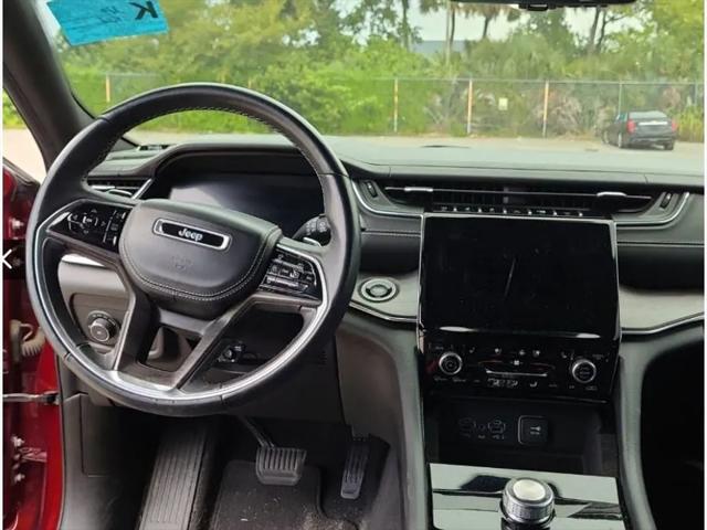 2022 Jeep Grand Cherokee L Overland 4x2