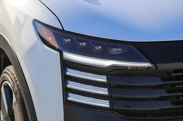 2025 Nissan Kicks SR FWD