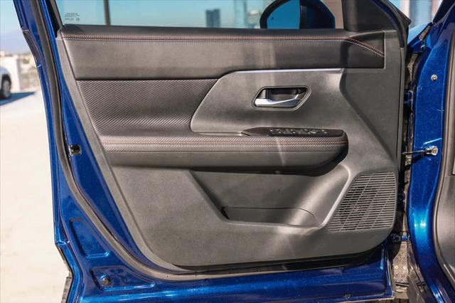 2025 Nissan Kicks SR FWD