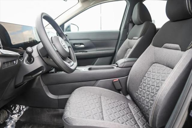 2025 Nissan Kicks SV FWD
