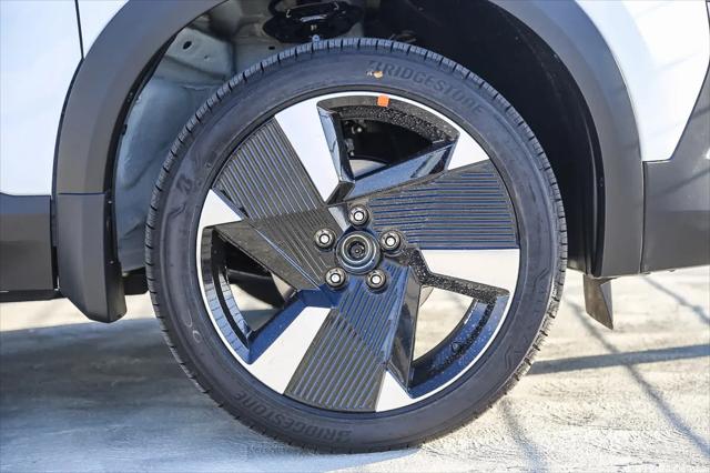 2025 Nissan Kicks SR FWD