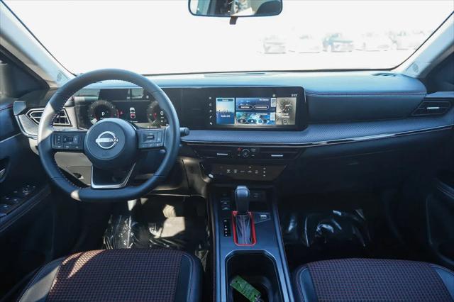 2025 Nissan Kicks SR FWD
