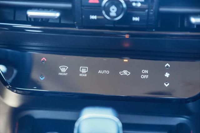 2025 Nissan Kicks SR FWD