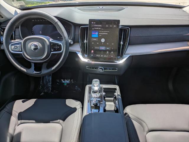 2026 Volvo XC90 Plus, B6 AWD Gas mild hybrid, Gasoline, Bright, 7 Seats