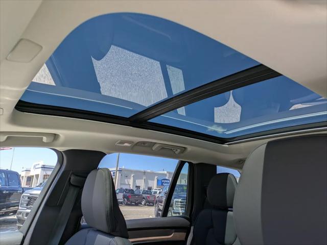 2026 Volvo XC90 Plus, B6 AWD Gas mild hybrid, Gasoline, Bright, 7 Seats