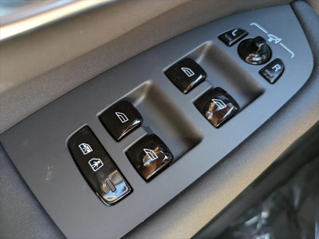 2026 Volvo XC90 Plus, B6 AWD Gas mild hybrid, Gasoline, Bright, 7 Seats