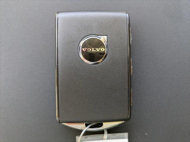 2026 Volvo XC90 Plus, B6 AWD Gas mild hybrid, Gasoline, Bright, 7 Seats