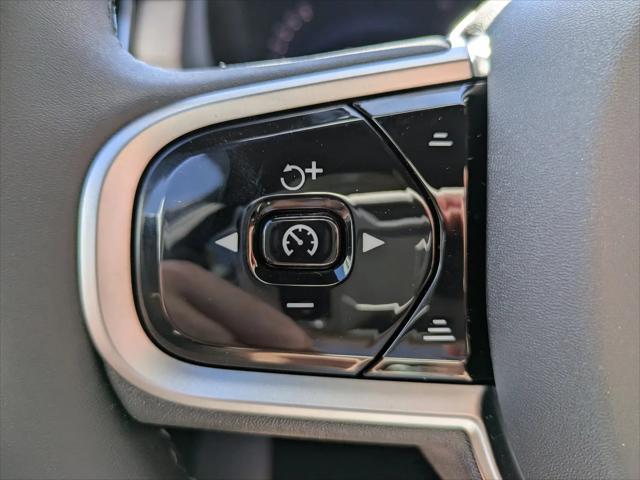 2026 Volvo XC90 Core, B6 AWD Gas (mild hybrid), Gasoline, Bright, 7 Seats