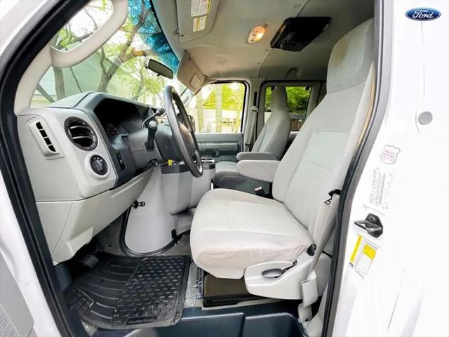2011 Ford E-350 Super Duty XL