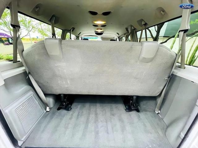 2011 Ford E-350 Super Duty XL