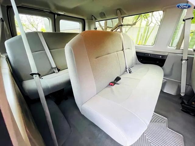 2011 Ford E-350 Super Duty XL