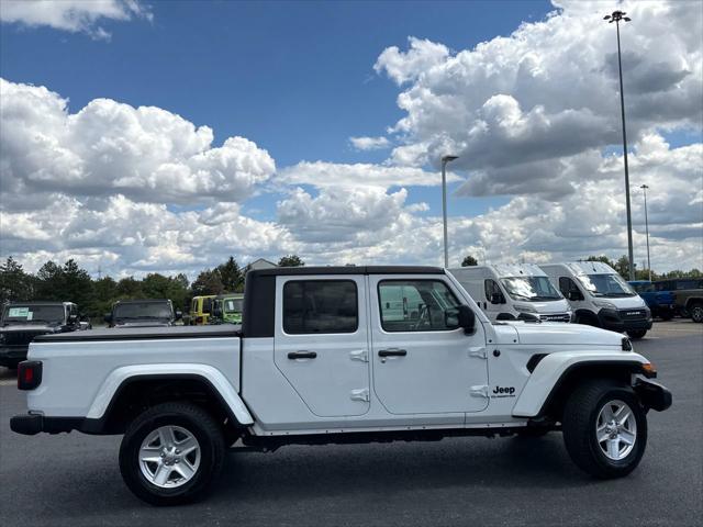 2022 Jeep Gladiator Sport S 4x4