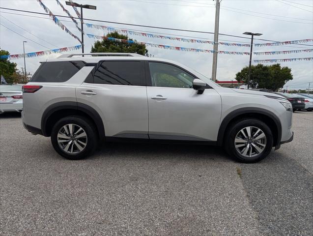 2025 Nissan Pathfinder SL 4WD