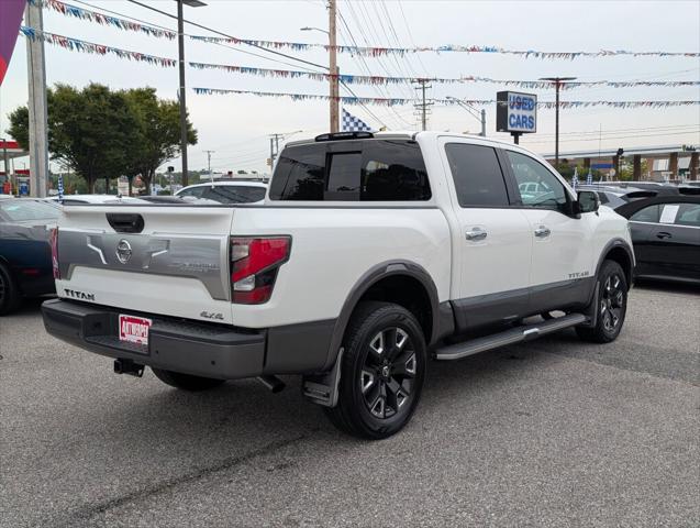 2021 Nissan TITAN Crew Cab Platinum Reserve 4x4 2021 Nissan TITAN Crew Cab Platinum Reserve 4x4