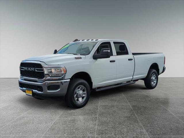 2023 RAM 2500 Tradesman Crew Cab 4x4 8 Box 2023 RAM 2500 Tradesman Crew Cab 4x4 8 Box