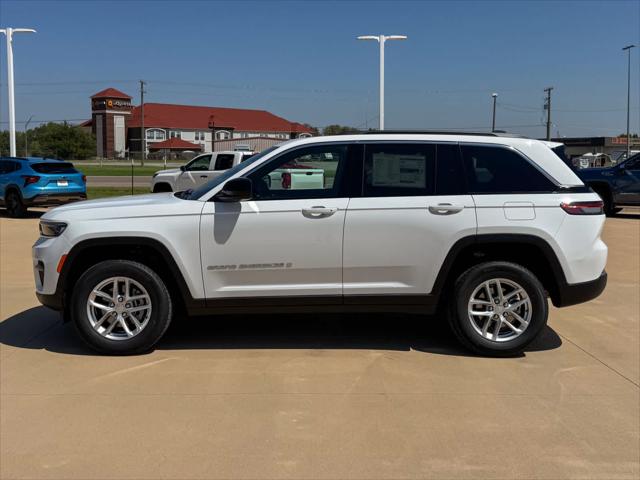 2025 Jeep Grand Cherokee GRAND CHEROKEE LAREDO X 4X4