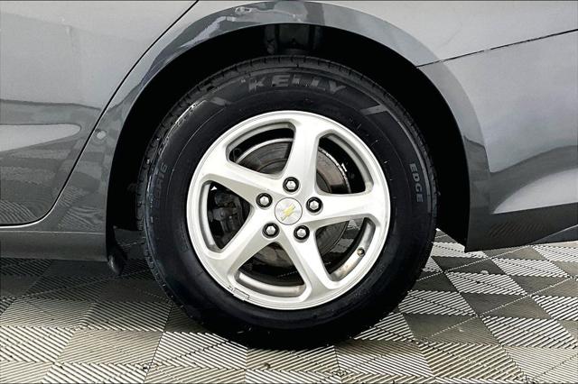 Used 2018 Chevrolet Malibu For Sale in Millington, TN