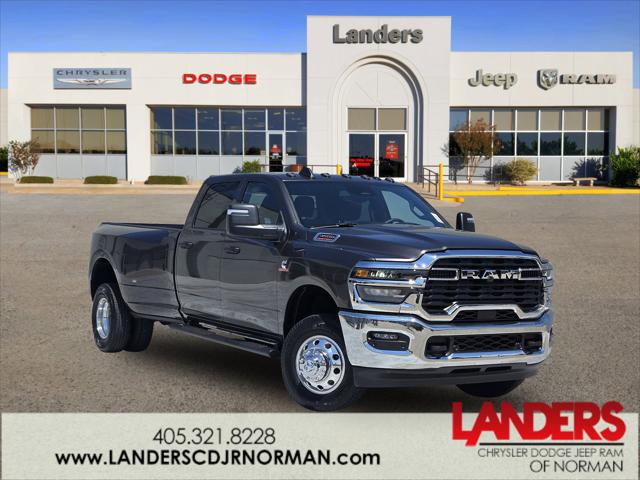 2025 RAM 3500 Tradesman Crew Cab 4x4 8 Box