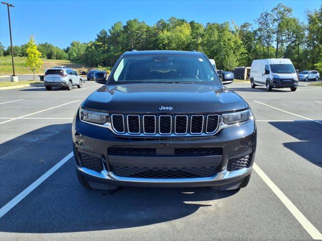 2023 Jeep Grand Cherokee L Laredo 4x2