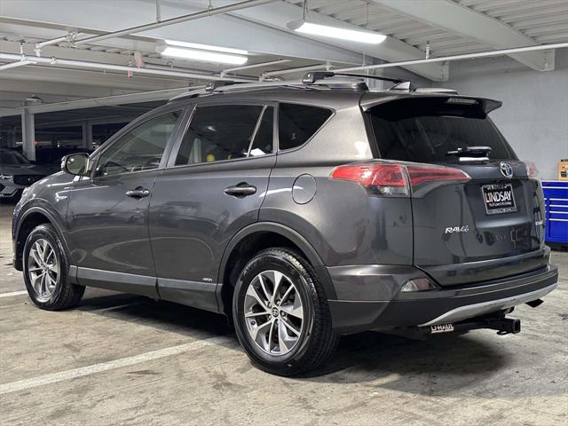 2017 Toyota RAV4 Hybrid XLE