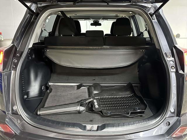 2017 Toyota RAV4 Hybrid XLE