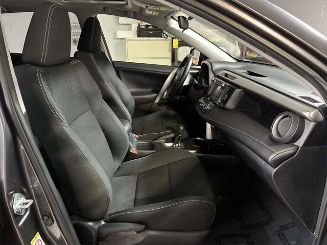 2017 Toyota RAV4 Hybrid XLE