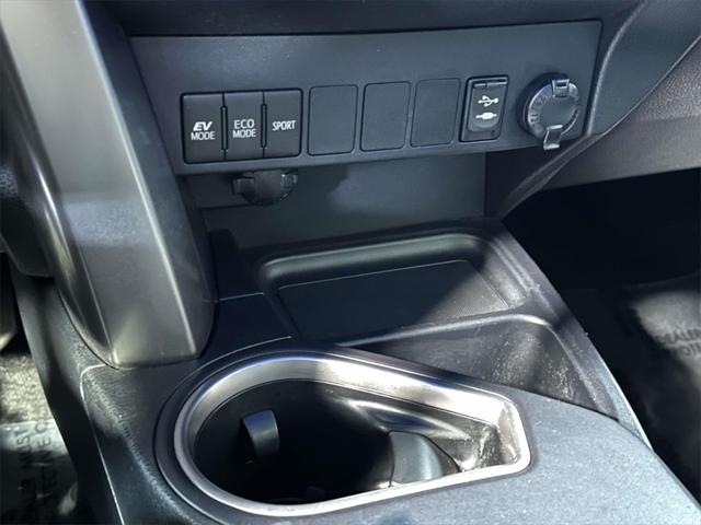 2017 Toyota RAV4 Hybrid XLE