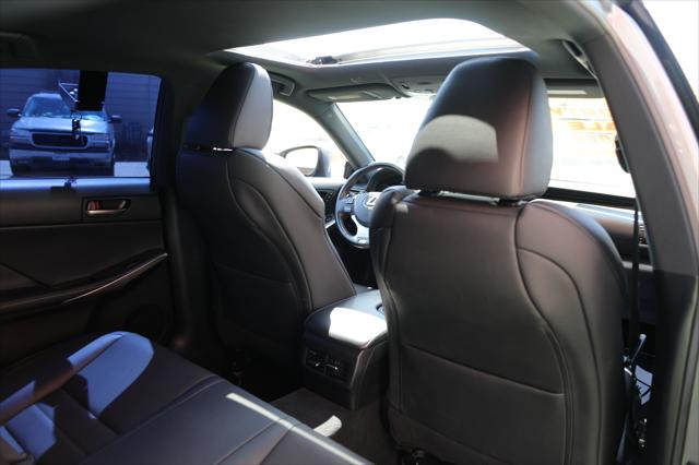 2018 Lexus IS 300 Unknown