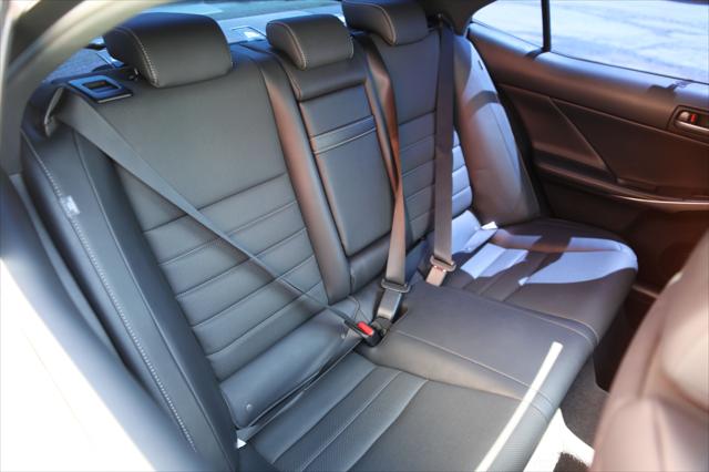 2018 Lexus IS 300 Unknown